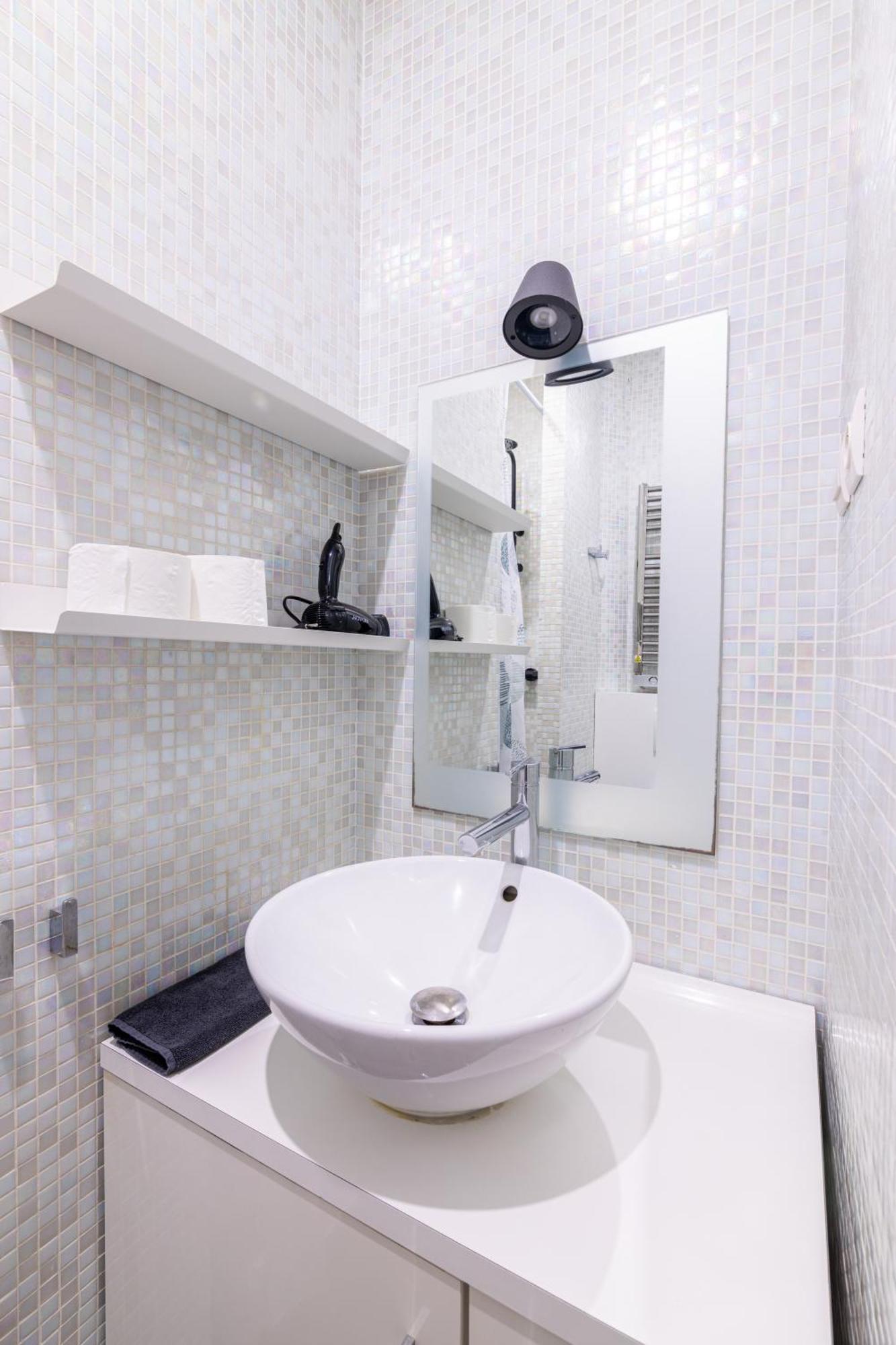 Luxurious 1 Bedroom Republique Vinaigriers Free Netflix Paryż Zewnętrze zdjęcie